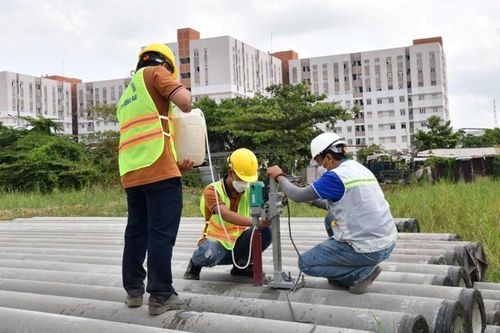 'Món quà' dành cho người lính khoác áo blouse trắng