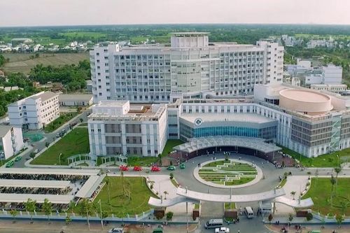Kỷ niệm 69 năm Ngày Thầy thuốc Việt Nam (27/2/1955 - 27/2/2024): Ngành y tế An Giang đóng góp to lớn cho sự nghiệp chăm sóc, bảo vệ sức khỏe Nhân dân
