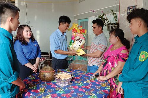Thanh niên Thoại Sơn tham gia nghĩa vụ quân sự