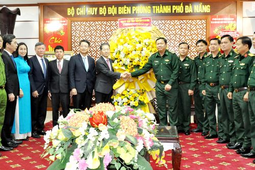Lãnh đạo thành phố thăm, chúc mừng Bộ Chỉ huy Bộ đội Biên phòng thành phố