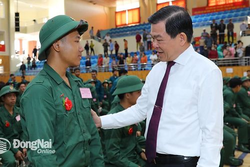 Hơn 3 ngàn thanh niên Đồng Nai náo nức lên đường bảo vệ Tổ quốc