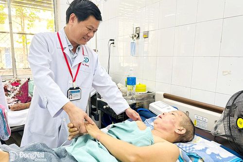 Chào mừng Ngày Thầy thuốc Việt Nam (27-2): Nỗ lực không ngừng vì sự phát triển của ngành Y tế