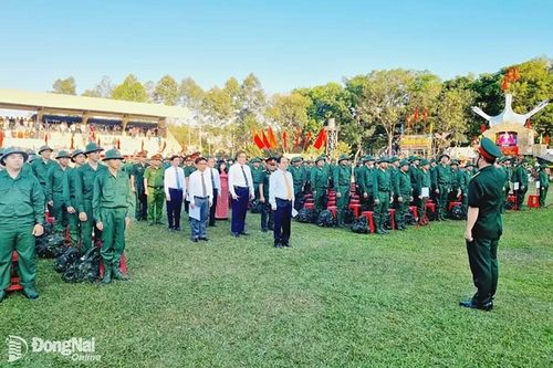 Thanh niên huyện Long Thành nô nức lên đường nhập ngũ năm 2024