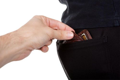 Bắt 2 đối tượng trộm hàng công ty