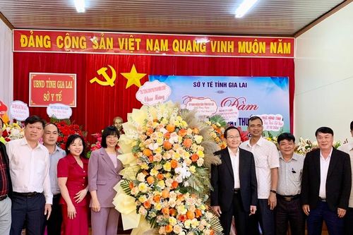 Lãnh đạo tỉnh Gia Lai chúc mừng ngành Y tế nhân Ngày Thầy thuốc Việt Nam