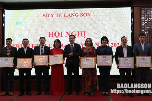 Quyết tâm hoàn thành tốt công tác bảo vệ, chăm sóc và nâng cao sức khỏe Nhân dân
