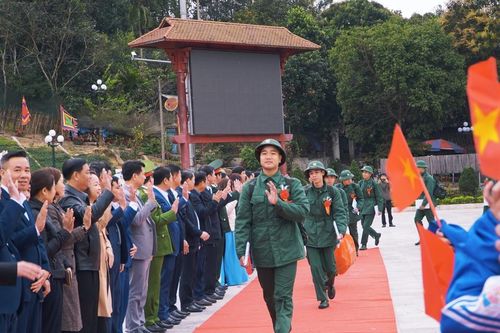 Tự hào đảng viên trẻ tình nguyện nhập ngũ