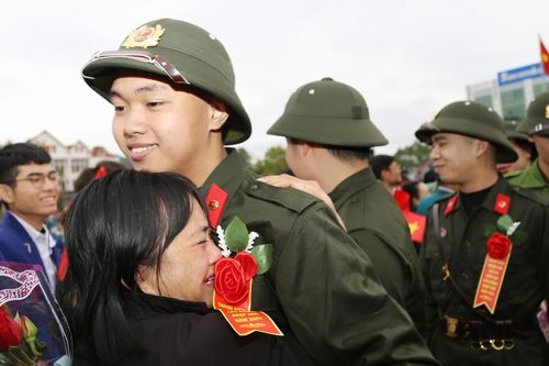 Xúc động hình ảnh ngày hội tòng quân