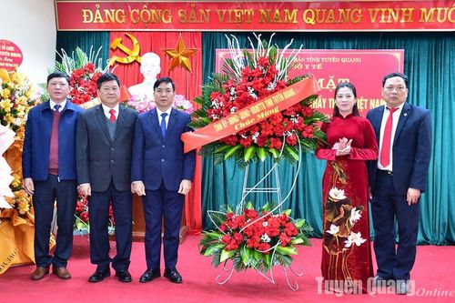 Quan tâm đầu tư và tạo điều kiện thuận lợi nhất để chăm sóc sức khỏe nhân dân