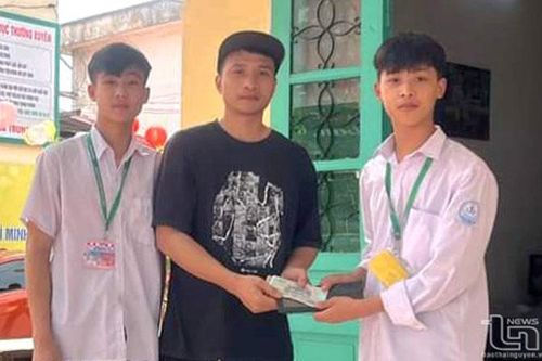 Phú Bình: Một học sinh trả lại ví tiền cho người đánh rơi