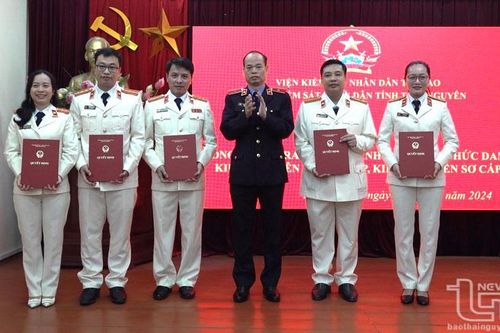 Trao quyết định bổ nhiệm chức danh Kiểm sát viên trung cấp, Kiểm sát viên sơ cấp