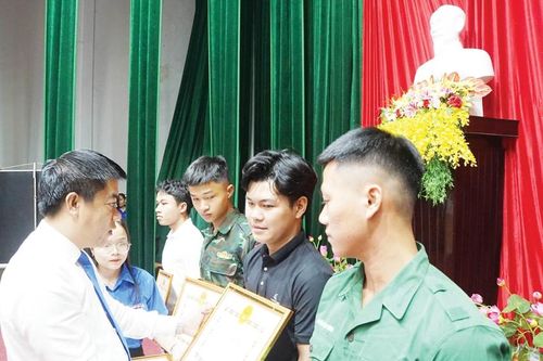 'Dấu ấn' và đóng góp trong sự phát triển vững chắc của địa phương