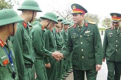 Kiểm tra công tác huấn luyện chiến sĩ mới