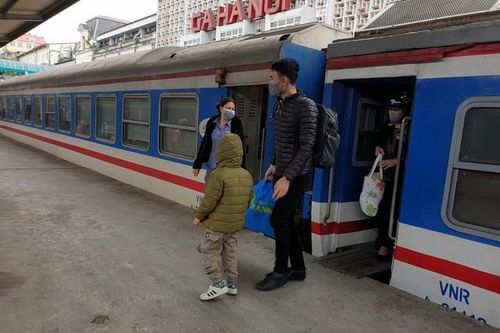 Đường sắt 'bội thu' chở khách dịp Tết Nguyên đán
