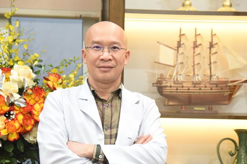 Phó Giám đốc Bệnh viện Tim Hà Nội: 'Nghề bác sĩ tim mạch vất vả, nhưng vinh quang'