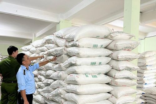 Phú Yên: Phát hiện 22 tấn đường kính trắng có dấu hiệu vi phạm