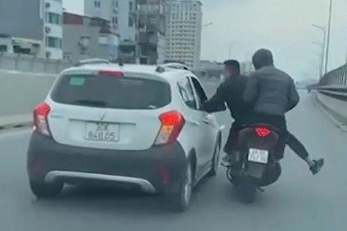 Công an vào cuộc vụ hành hung tài xế ở đường Vành đai 2 trên cao