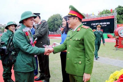 Không khí phấn khởi ngày nhập ngũ tại vùng cao Bát Xát