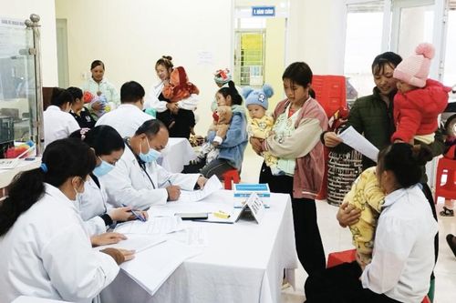Nỗ lực đổi mới, nâng cao chất lượng khám và điều trị bệnh nhân