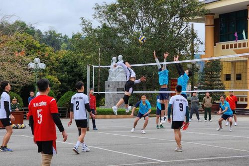 Khai mạc Giải bóng chuyền tranh Cúp Báo Cao Bằng