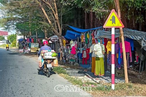 Không để bất cứ ai xâm phạm hành lang đường bộ