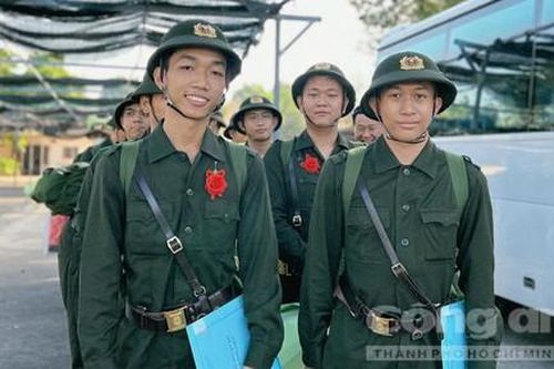 Gác lại công việc ổn định, thanh niên theo đuổi ước mơ nhập ngũ CAND