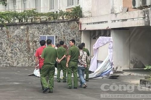 Nam sinh năm cuối rơi lầu tử vong trong Đại học Quốc gia TPHCM