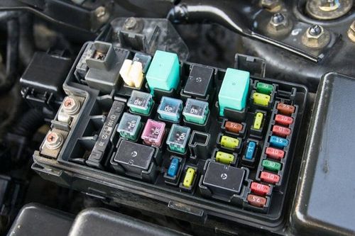 Kinh nghiệm tự sửa cầu chì cho ô tô