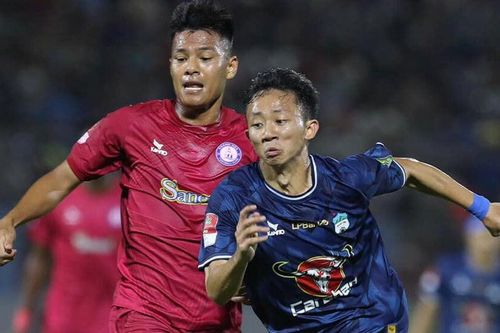 Bùi Tiến Dũng cứu thua xuất thần, HAGL hòa đối thủ đua trụ hạng