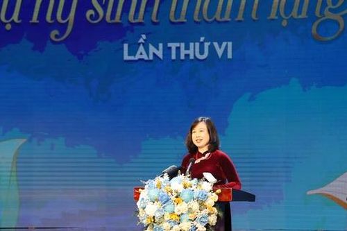 Bộ trưởng Đào Hồng Lan: Tâm - Trí – Lực của thầy thuốc mãi dành hết cho người bệnh