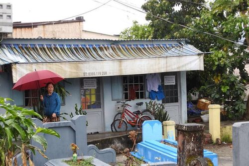 Nhiều khu dân cư ở Đà Nẵng có 'mặt tiền' là nghĩa trang và bia mộ