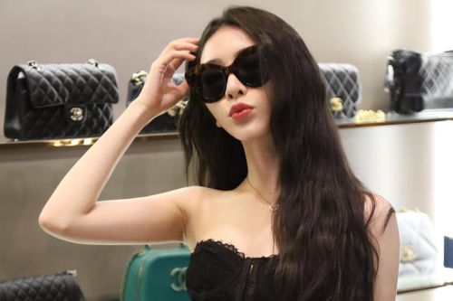 KOL đang tiếp tay cho hàng nhái Chanel, Prada