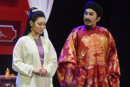 Một mùa kịch Tết tưng bừng kỳ lạ