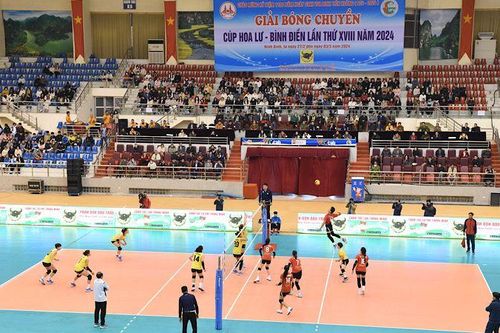 Khởi tranh Giải bóng chuyền Cúp Hoa Lư-Bình Điền lần thứ 18