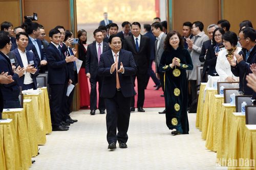 Thủ tướng chủ trì hội nghị phát triển thị trường chứng khoán năm 2024