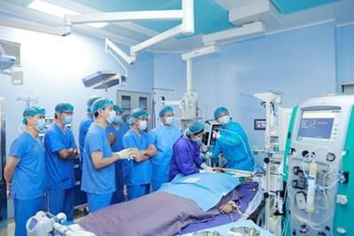 Lặng thầm thầy thuốc quân y