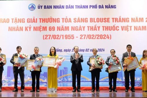 Tôn vinh các tập thể, cá nhân xuất sắc ngành Y