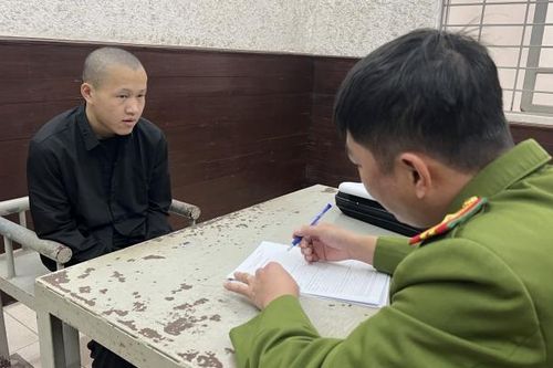 Lào Cai: Lợi dụng lúc rạng sáng lục xe ô tô đậu trước cửa nhà trộm gần 400 triệu đồng