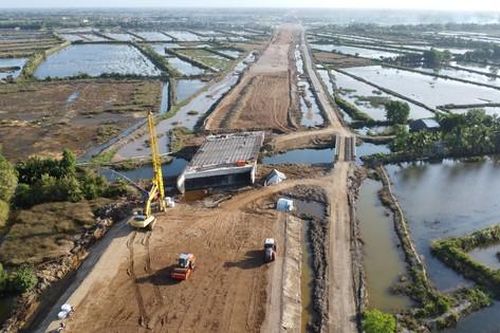 Lãnh đạo Bộ Giao thông kiểm tra cao tốc Hậu Giang - Cà Mau