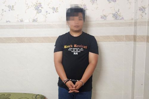 Giả vờ đi nhờ xe rồi cướp điện thoại