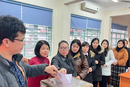 Quyên góp gần 200 triệu cho nữ sinh ngã từ tầng 4 trường học