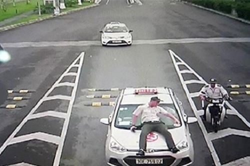 Hất nhân viên sân bay lên nắp capo rồi bỏ chạy, nam tài xế lĩnh án tù