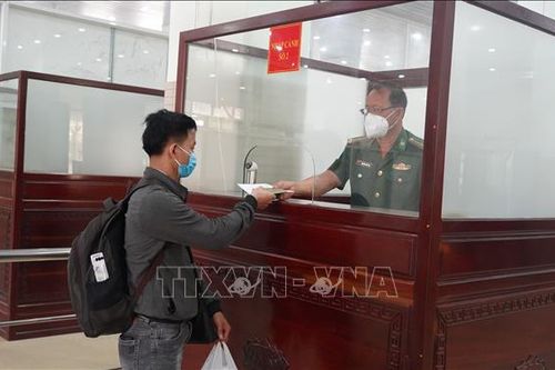 Thắm tình hữu nghị giữa các lực lượng bảo vệ biên giới quốc gia