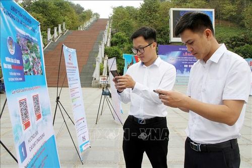 Người dân dễ dàng phản ánh ý kiến qua ứng dụng Điện Biên Smart