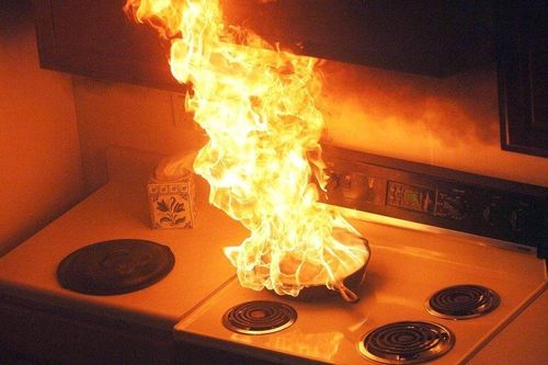 Sai lầm của nhiều người khi sử dụng bếp từ, chuyên gia cảnh báo