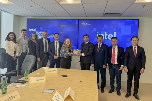 Intel cam kết hỗ trợ phát triển đào tạo trí tuệ nhân tạo tại Đà Nẵng