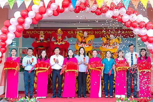 Khánh thành 'Thư viện thân thiện' tại Trường Tiểu học Trần Quốc Toản