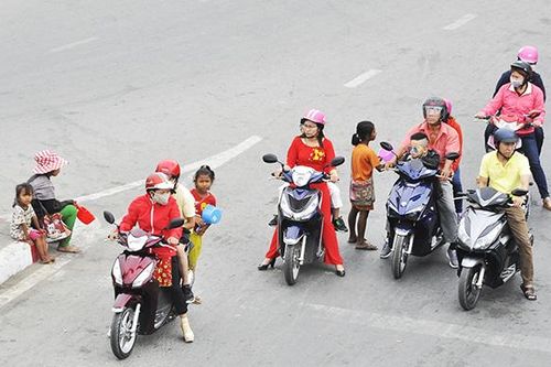 Dẹp nạn ăn xin đường phố, cần nhiều giải pháp căn cơ