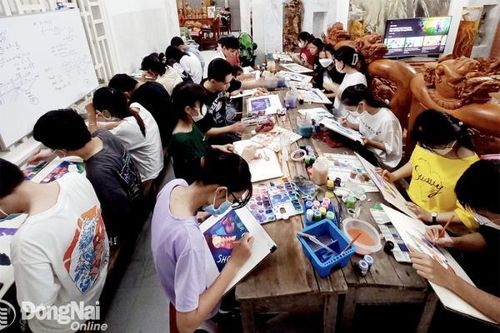 Miệt mài luyện thi khối ngành Kiến trúc, mỹ thuật