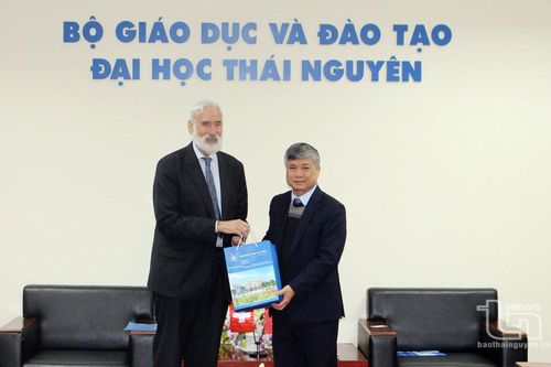 Đại học Thái Nguyên: Làm việc với Ngài Phó Đại sứ Thụy Sĩ Aldo de Luca